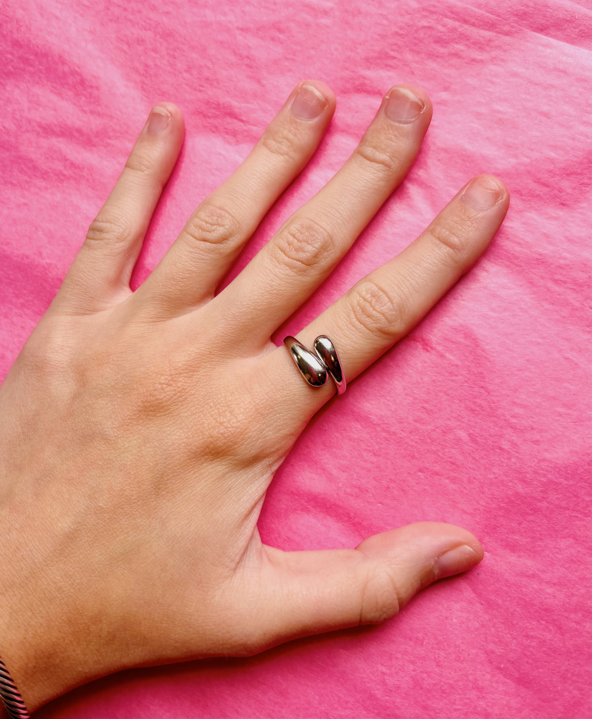 Water Resistant Overlap Tear Drop Simple Ring