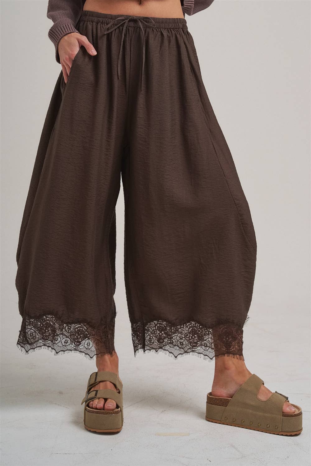 LIGHTWEIGHT FLOWY WIDE BALLOON LEG PANTS WITH DELICATE LACE