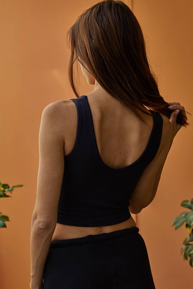 Seamless Sleeveless UV Neck Reversible Tank Top